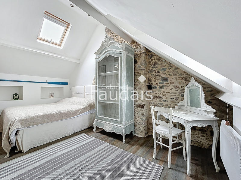 Maison - 277 m² - 8 pièces