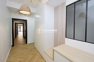 Maison - 210 m² - 7 pièces