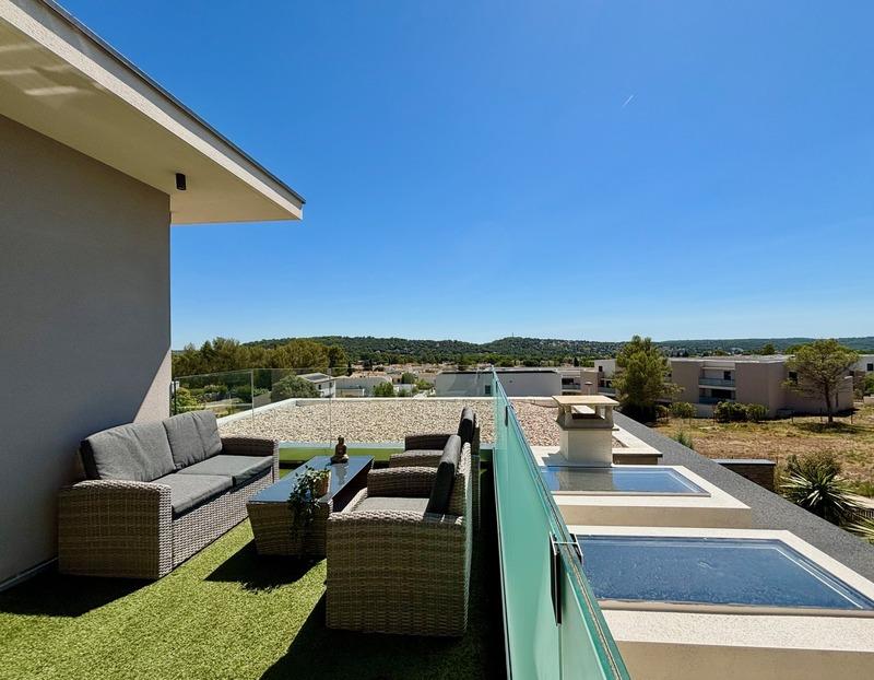 Maison - 180 m² - 6 pièces