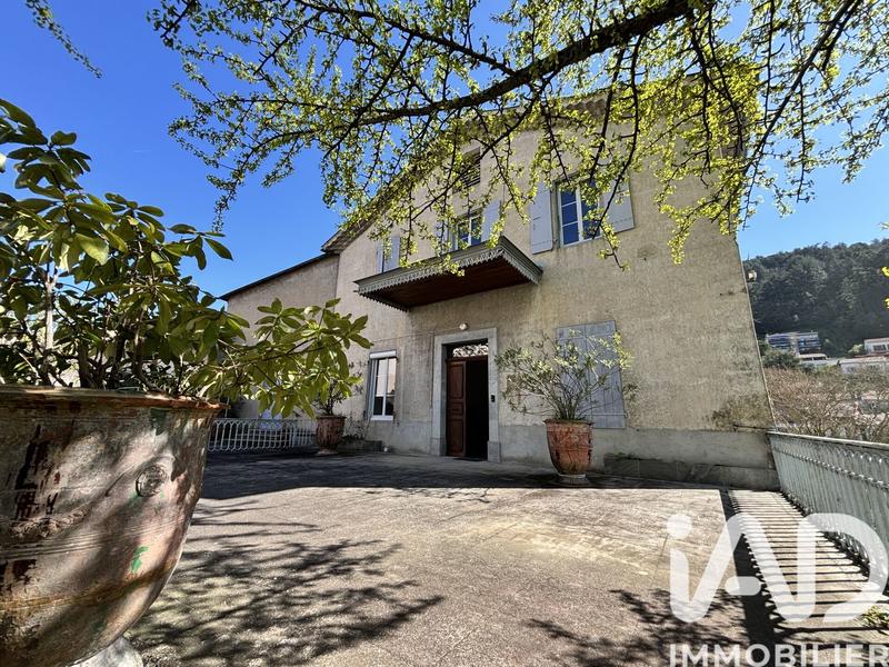 Appartement - 152 m² - 5 pièces