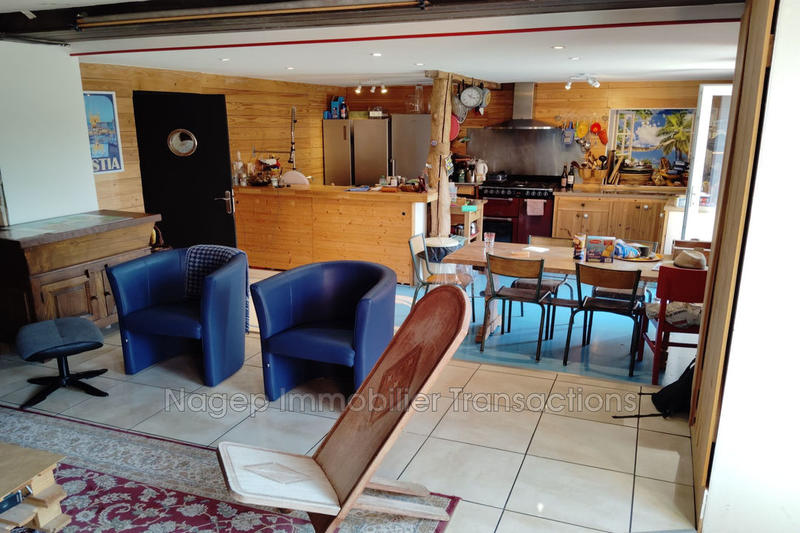 Propriété - 205 m² - 4 pièces