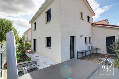 Maison - 92 m² - 5 pièces