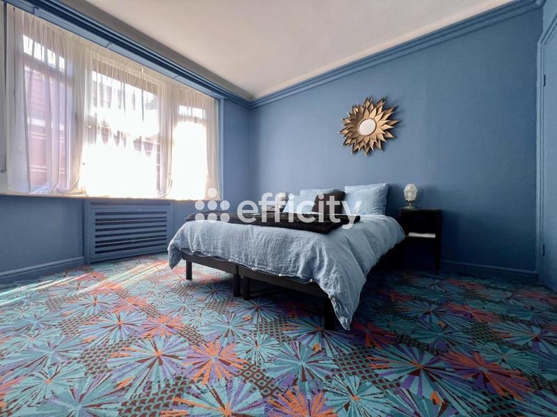 Maison - 201 m² - 8 pièces