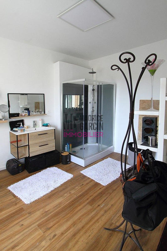 Maison - 165 m² - 8 pièces