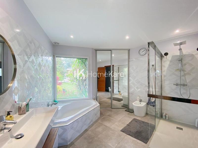 Maison - 180 m² - 7 pièces