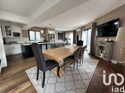 Maison - 200 m² - 6 pièces