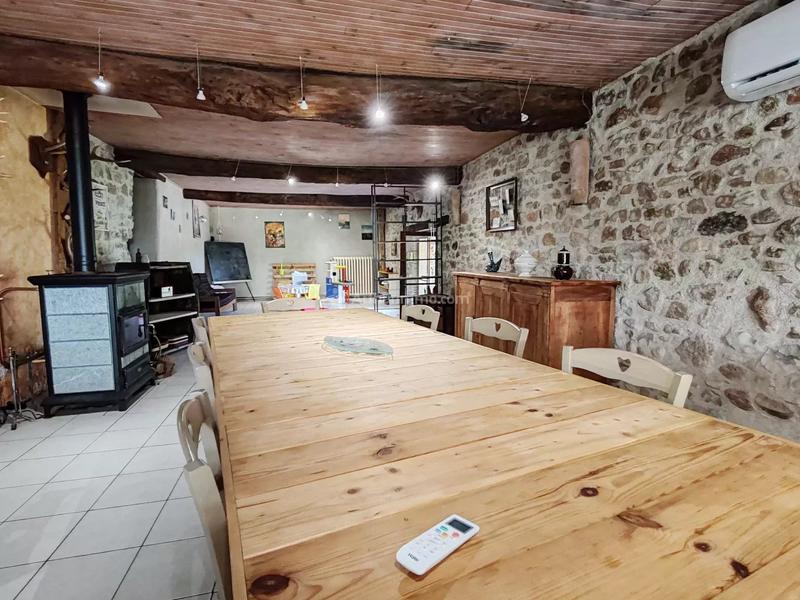 Maison - 407 m² - 7 pièces