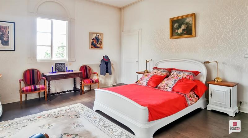 Demeure - 320 m² - 12 pièces