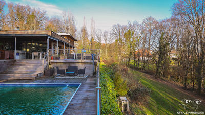 Maison - 202 m² - 7 pièces