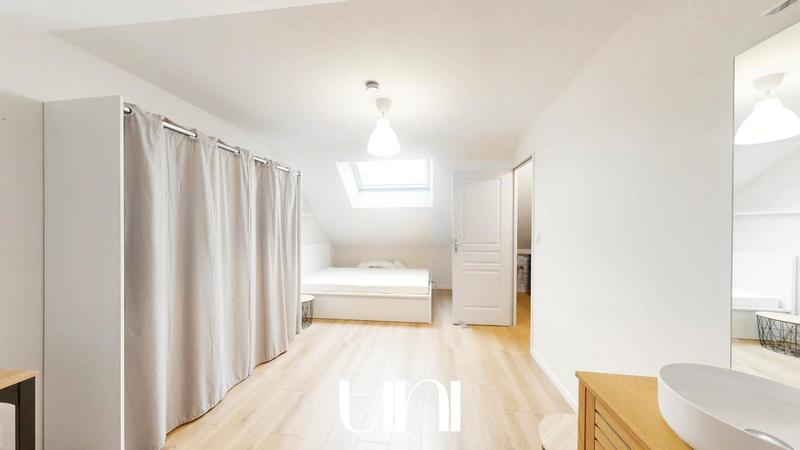 Maison - 149 m² - 8 pièces