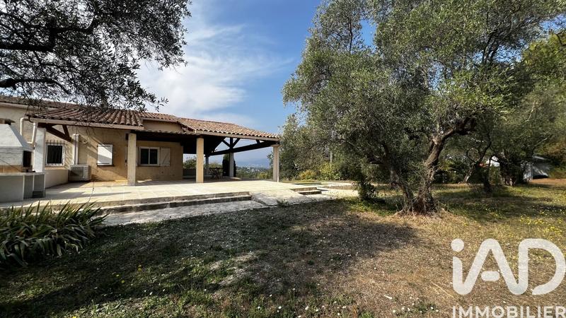 Maison - 93 m² - 5 pièces