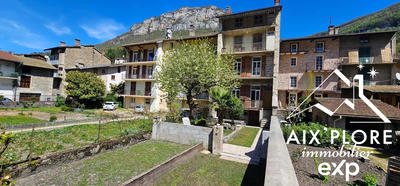 Maison - 282 m² - 10 pièces