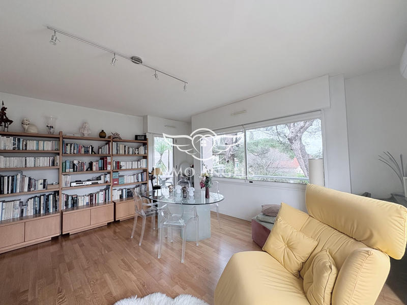 Appartement - 99 m² - 5 pièces