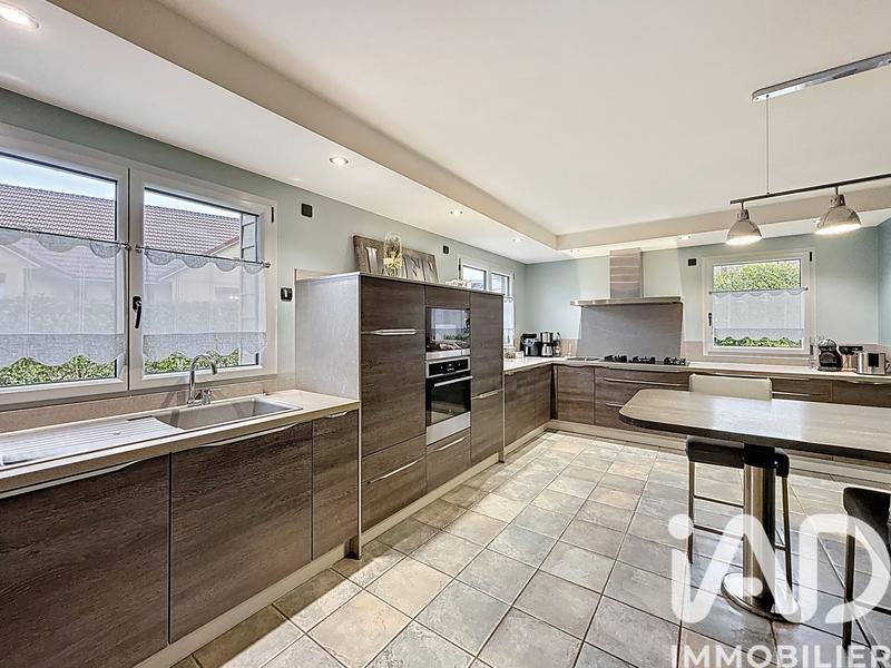 Maison - 200 m² - 7 pièces