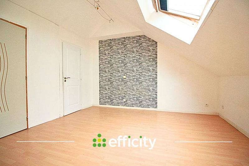 Maison - 90 m² - 5 pièces