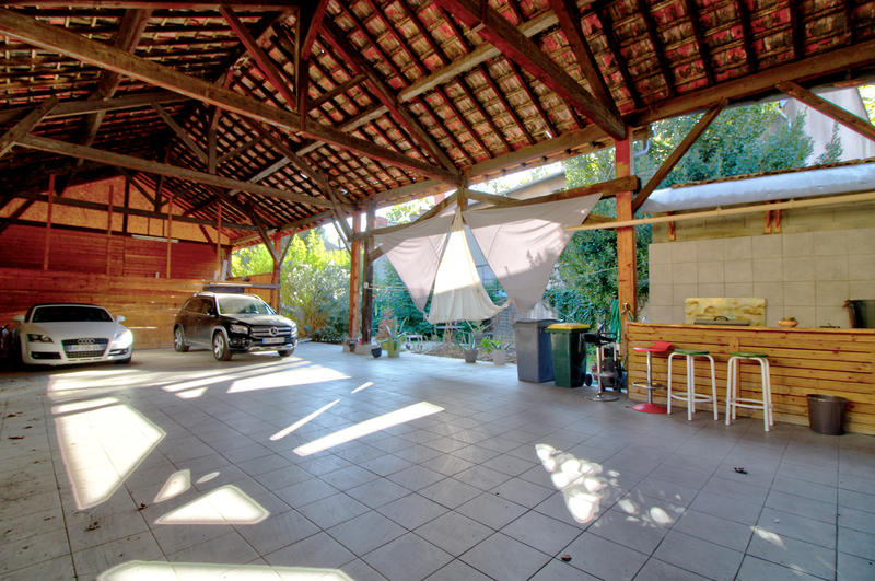 Propriété - 250 m² - 2 pièces