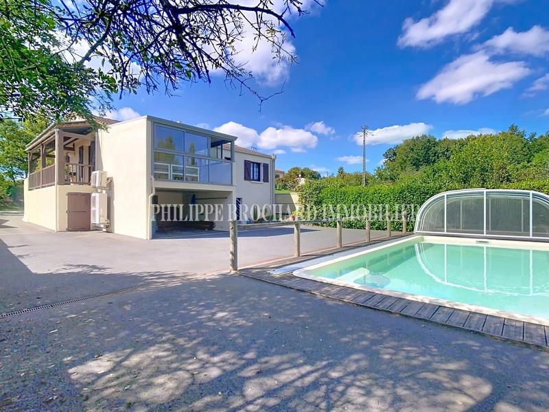 Maison traditionnelle - 112 m² - 6 pièces