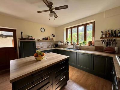 Maison - 180 m² - 7 pièces