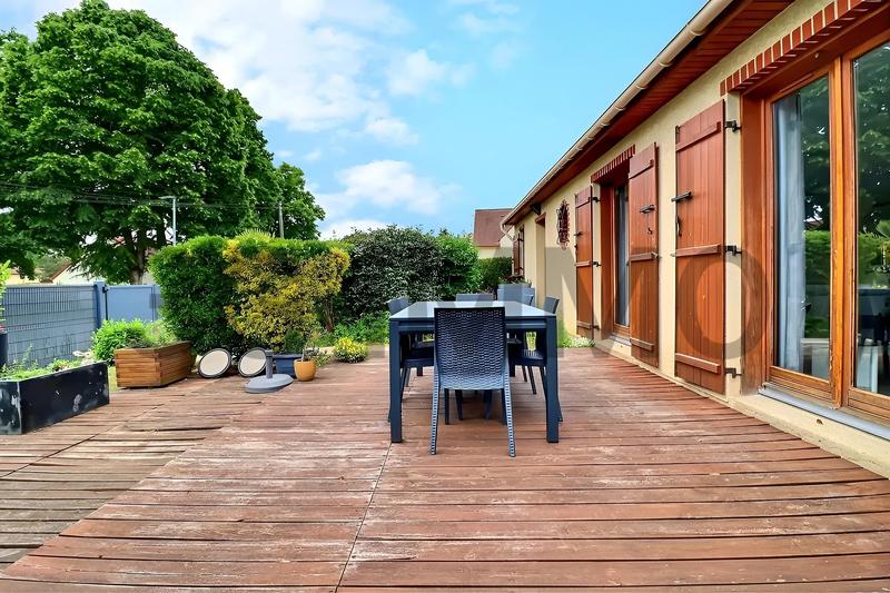 Maison traditionnelle - 147 m² - 7 pièces