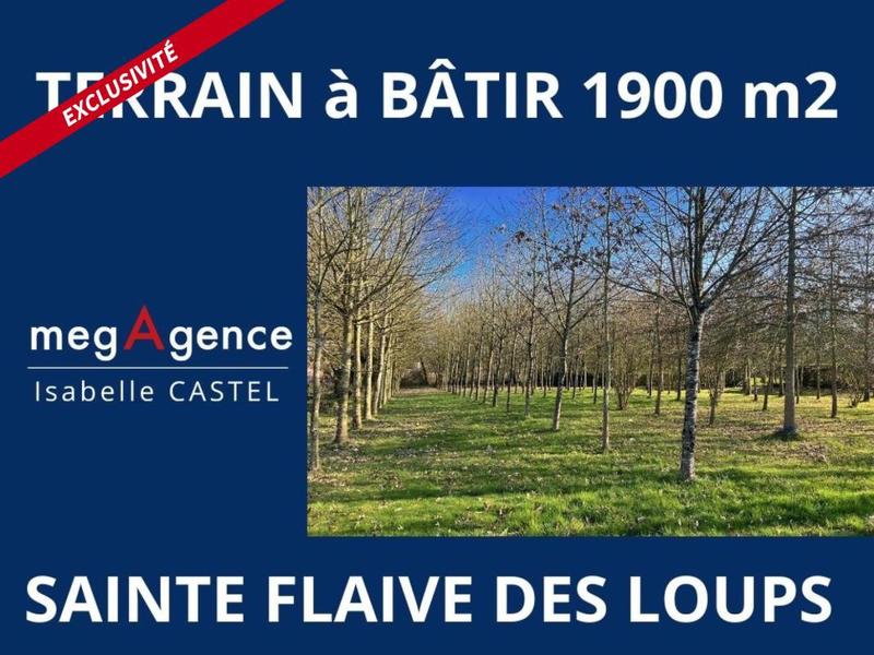 Terrain constructible - 1 900 m²