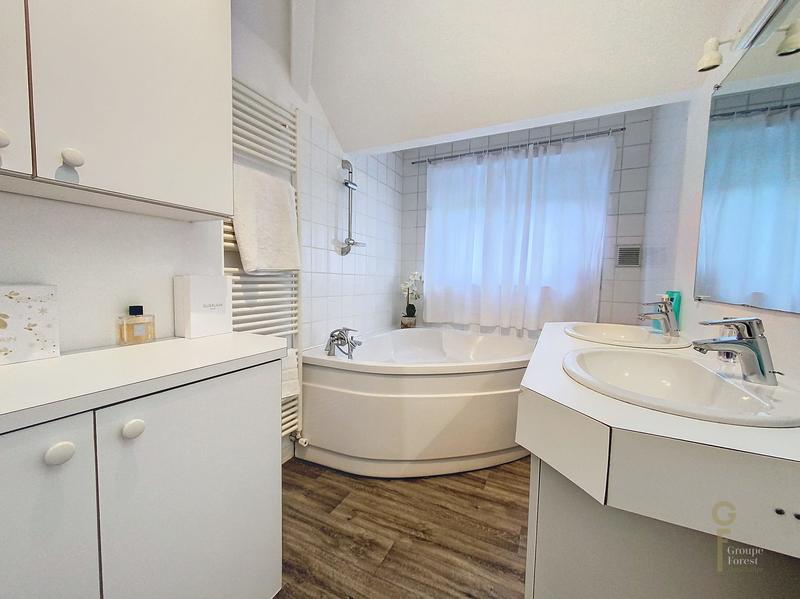 Maison - 199 m² - 6 pièces