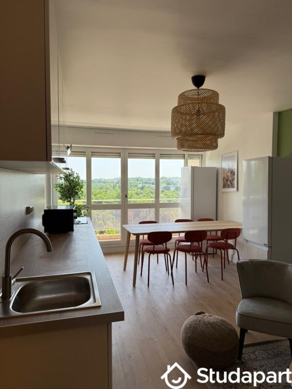 Chambre - 11 m² - 1 pièce