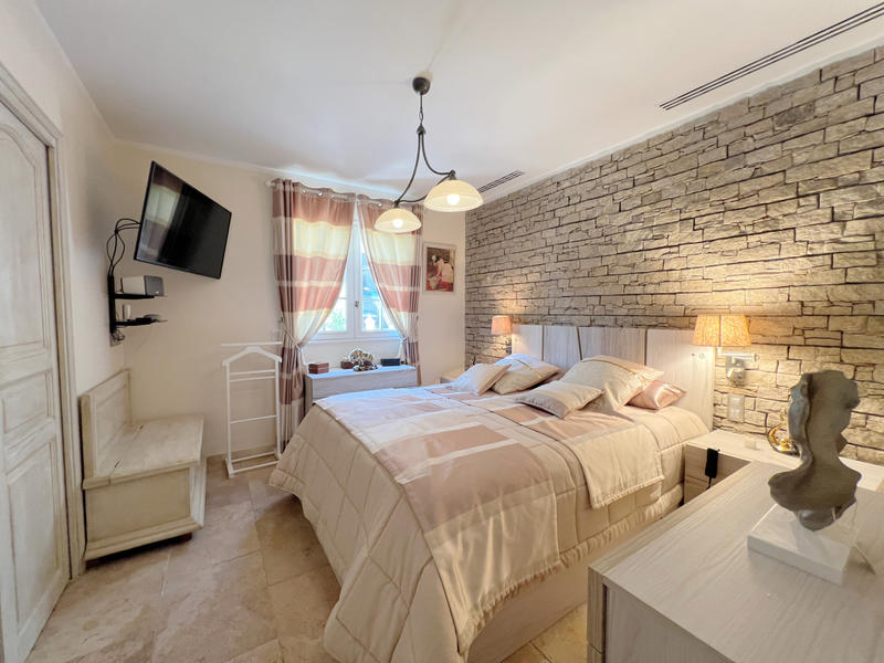 Maison - 212 m² - 7 pièces