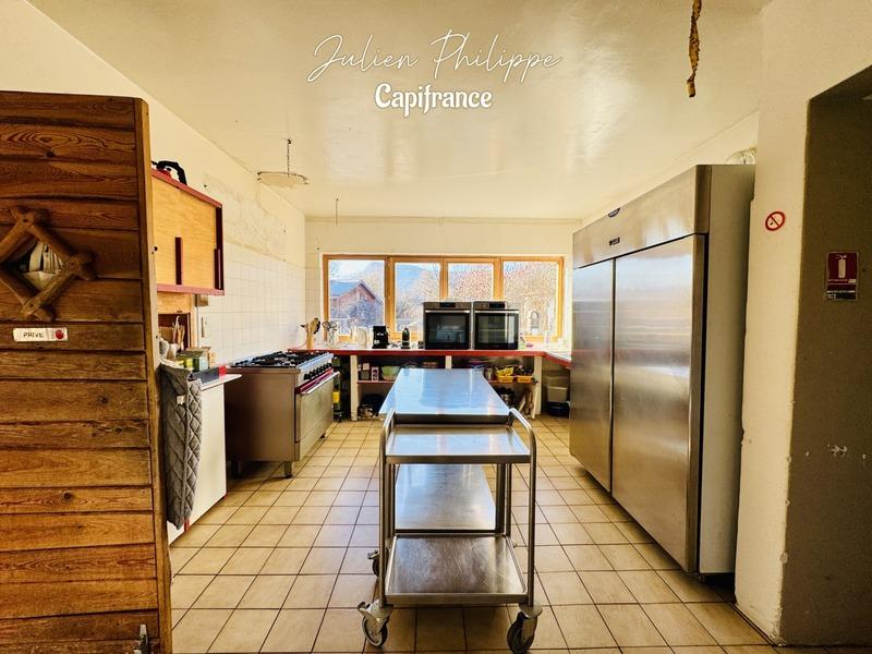 Maison - 500 m² - 12 pièces