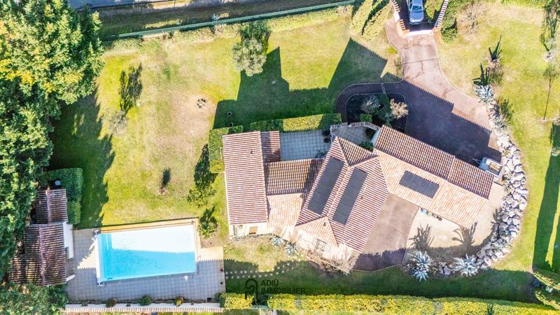 Maison - 212 m² - 5 pièces