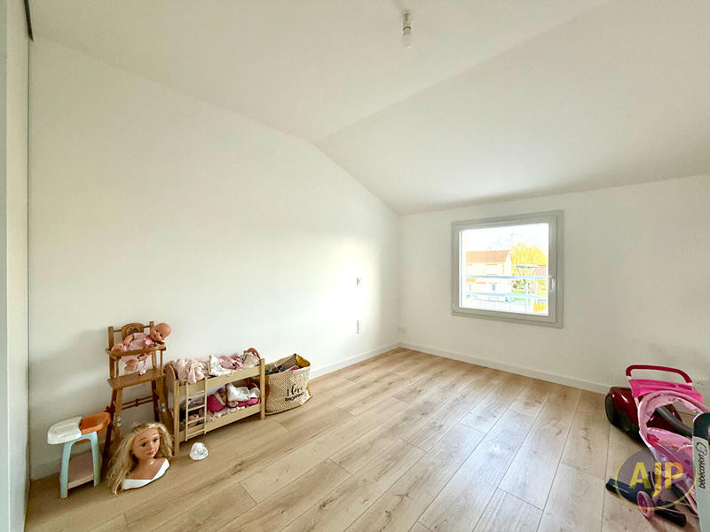 Maison - 104 m² - 6 pièces