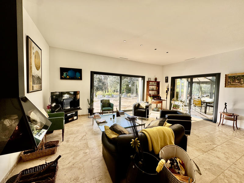 Maison - 265 m² - 7 pièces