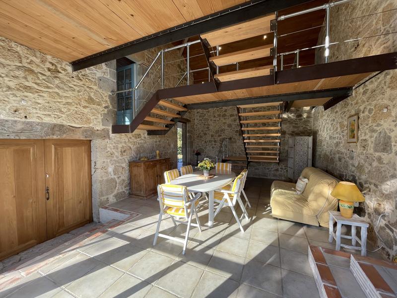 Maison - 300 m² - 8 pièces