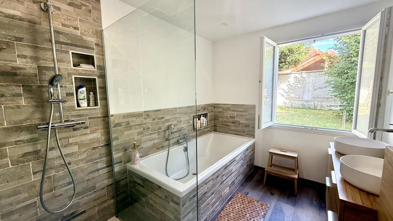 Maison - 135 m² - 8 pièces