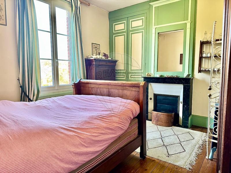 Maison - 177 m² - 9 pièces