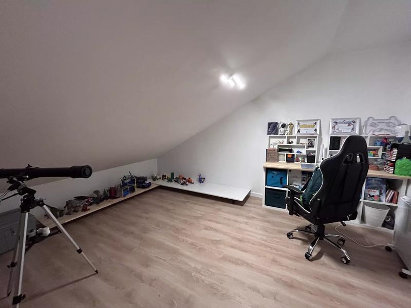 Maison - 247 m² - 7 pièces