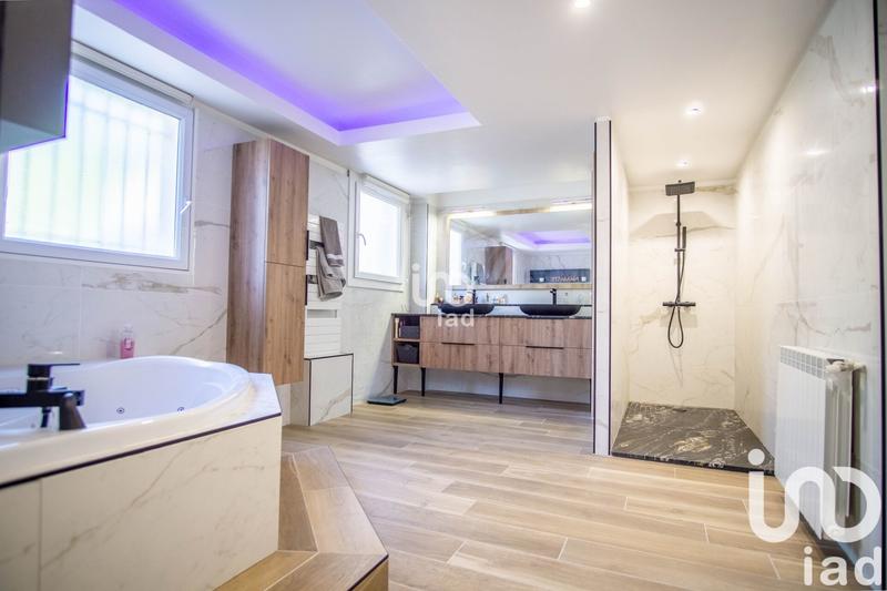 Maison - 315 m² - 14 pièces