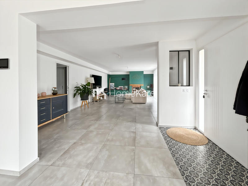 Maison - 211 m² - 6 pièces