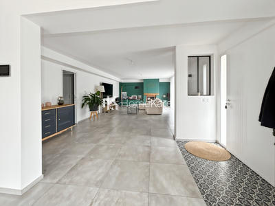 Maison - 211 m² - 6 pièces