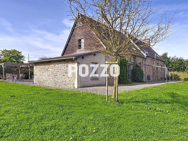 Maison - 234 m² - 7 pièces