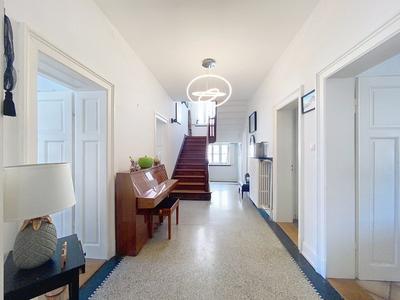 Maison - 299 m² - 9 pièces