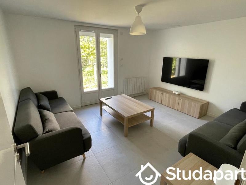 Chambre - 11 m² - 1 pièce