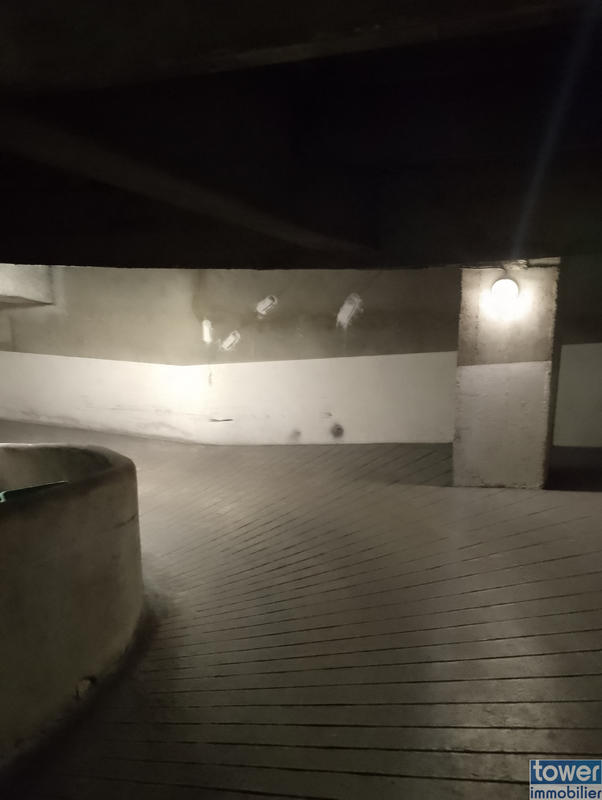 Parking / Garage - 11 m²