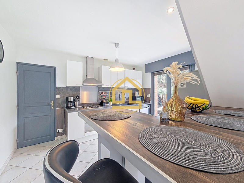 Maison - 161 m² - 6 pièces