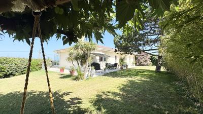 Maison contemporaine - 291 m² - 6 pièces