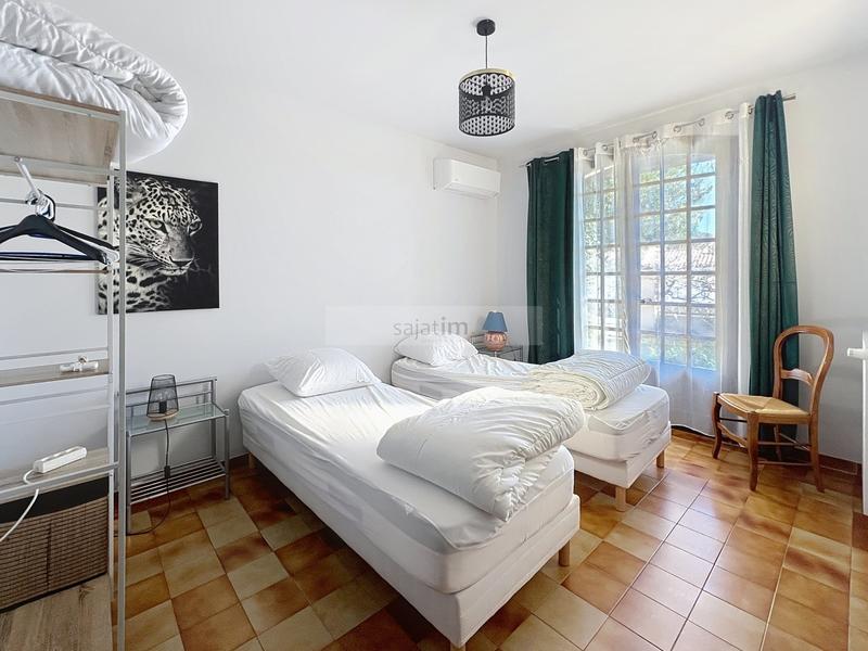 Maison - 169 m² - 8 pièces