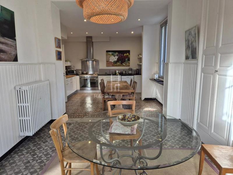 Maison de ville - 205 m² - 9 pièces