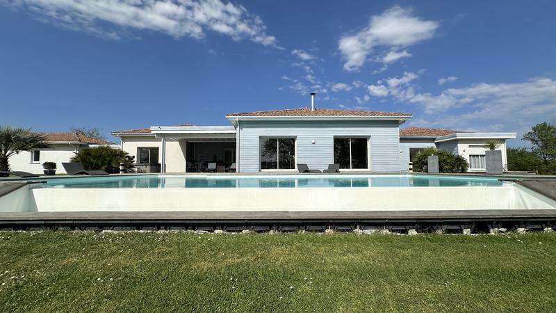 Maison d'architecte - 266 m² - 7 pièces