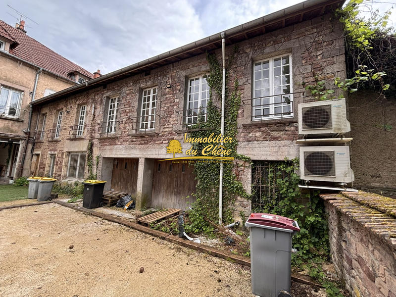 Local commercial - 211 m² - 7 pièces