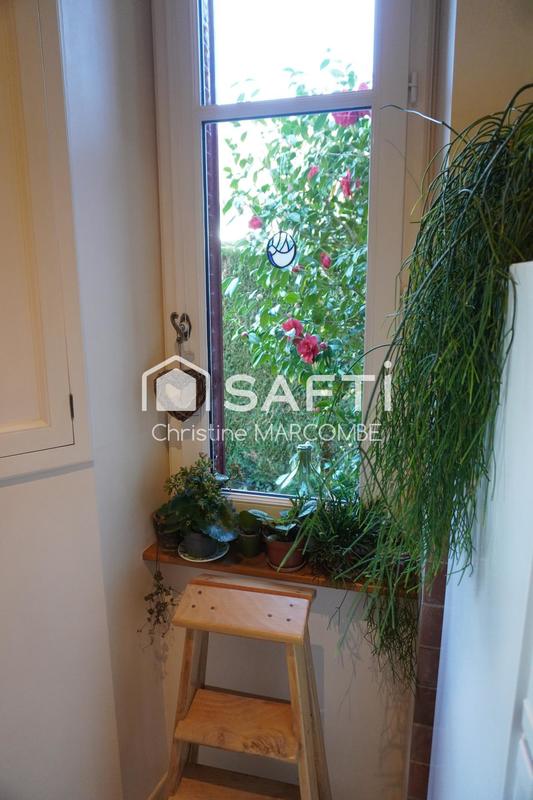 Maison - 185 m² - 9 pièces