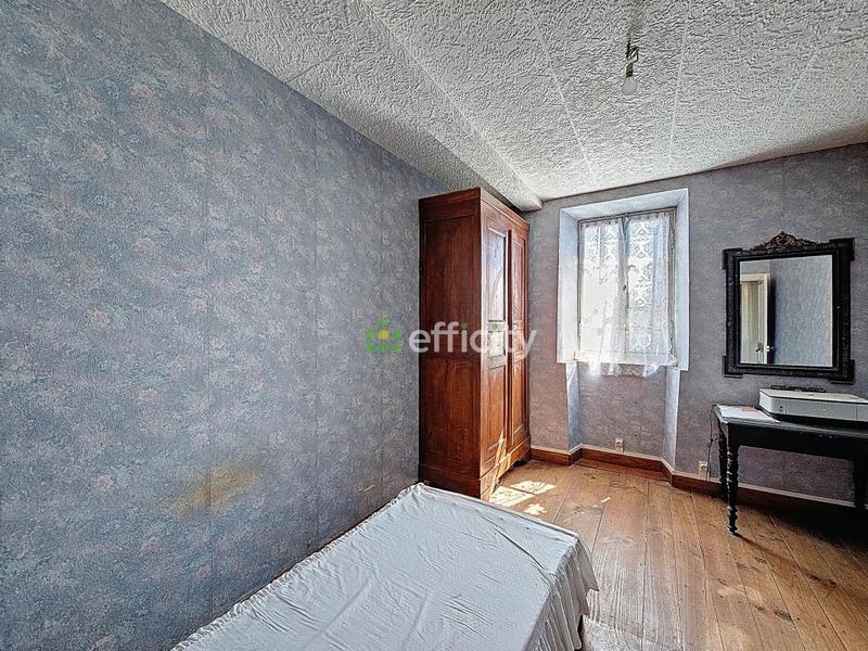 Maison - 163 m² - 9 pièces